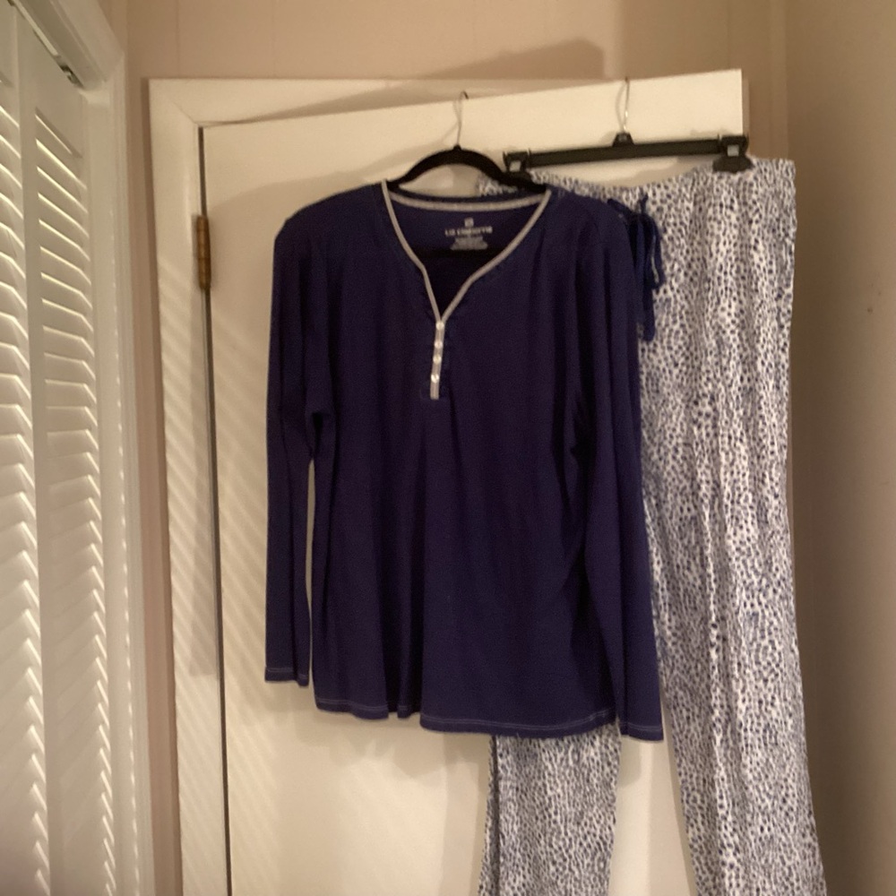 Liz Claiborne Navy Blue pajamas Sz xl